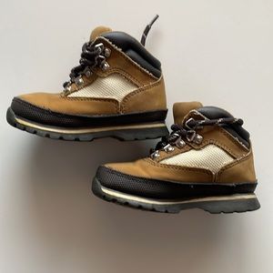 Smart Fit Toddler Hiking Boots Size 6.5